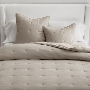 NWT! Pottery Barn 100% Linen Tufted Comforter Queen (reverse is cotton/linen)